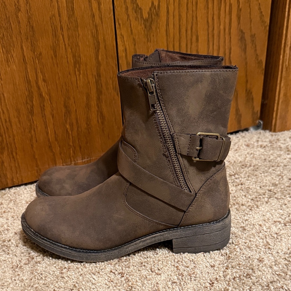 Rocket Dog Brown Ankle Boots - Picture 2 of 5